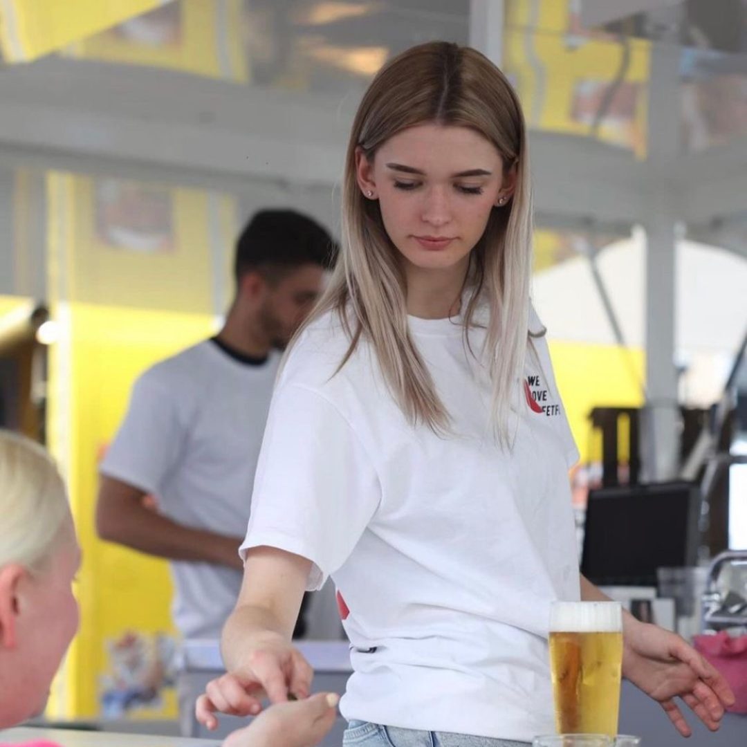 f5bd5813-5a34-42b2-979e-162a8baa7708